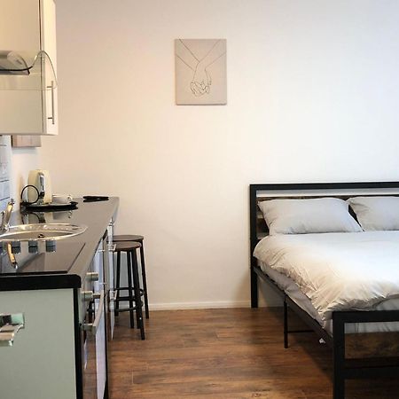 Studio In Bolton Town, Short Stay Studio 5, المظهر الخارجي الصورة